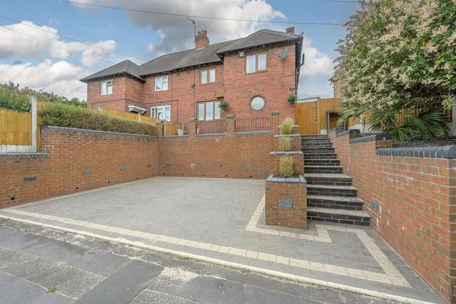 Bells Lane, Wordsley, DY8 5DG, photo 1