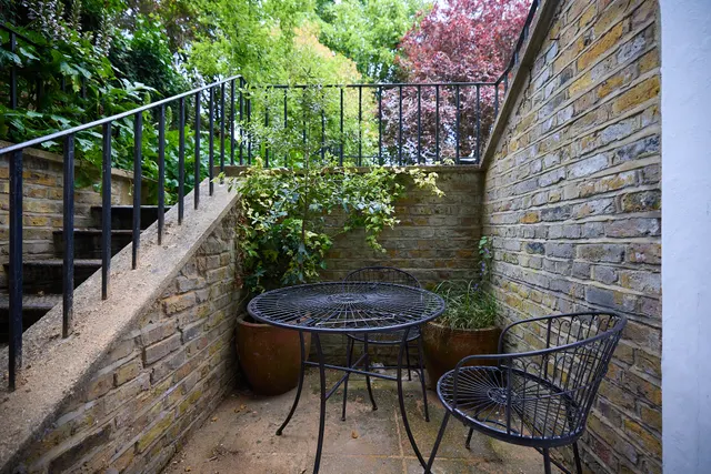 Photo 3 — Crescent Grove, London, SW4