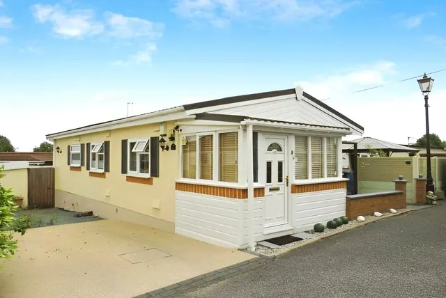 Eastfield Park, Tuxford, NG22, photo 1