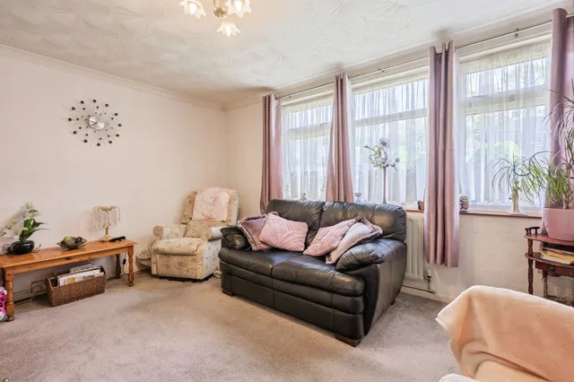 Hele Gardens, Plymouth, PL7, photo 2