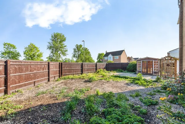 Photo 3 — Lodden Avenue, Berinsfield, Wallingford