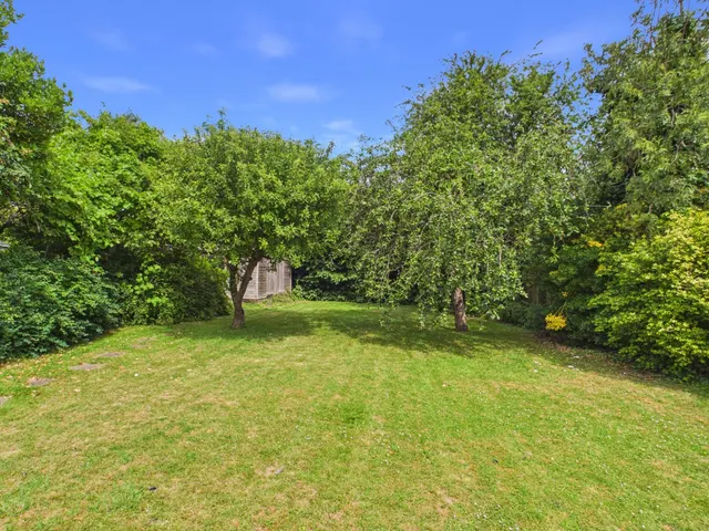 Grosvenor Road, Staines-upon-Thames, TW18, photo 1