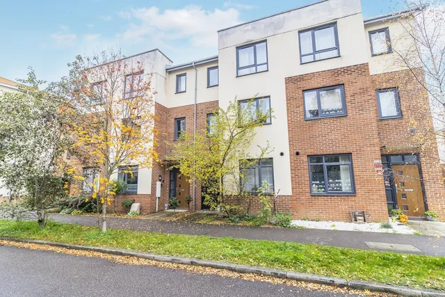 Langham Way, Ashland, Milton Keynes, Buckinghamshire, MK6, photo 1