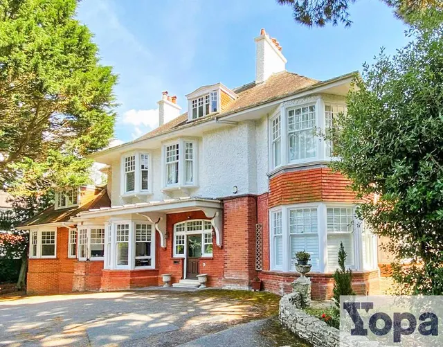 West Overcliff Drive, Bournemouth, BH4, photo 1