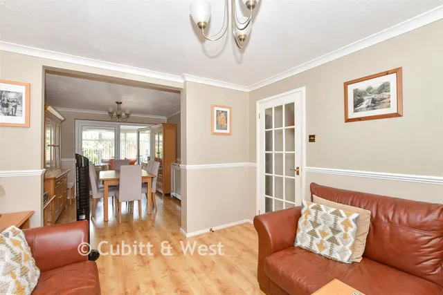 Woburn Road, Gossops Green, RH11, photo 3