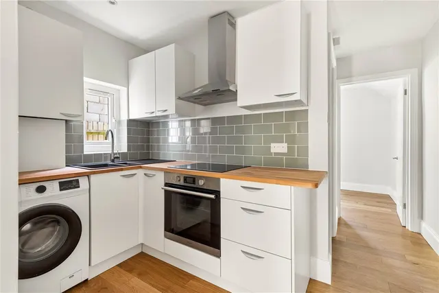 Crusoe Road, Mitcham, CR4, photo 3