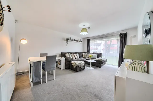Photo 2 — Longlands Road, Sidcup, DA15 7NA