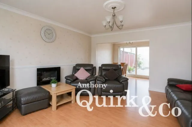 Suffolk Walk, Canvey Island, SS8, photo 3