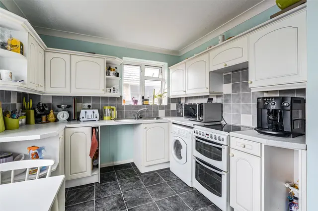 Chesham Close, Goring-by-Sea, BN12, photo 2
