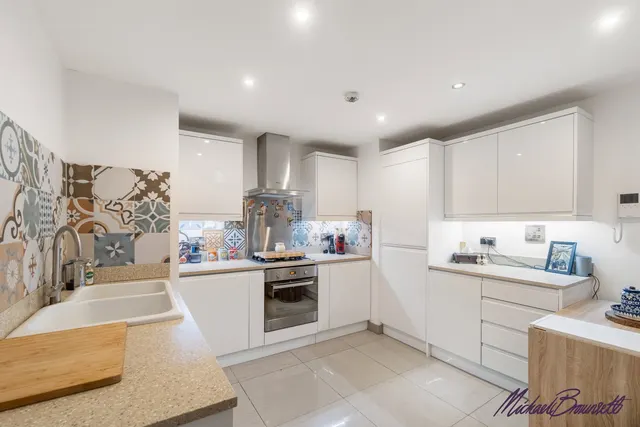 Green End, Clayton, BD14, photo 2