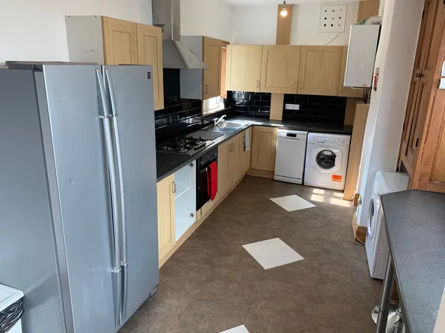 Otley Road, Leeds, LS6, photo 3