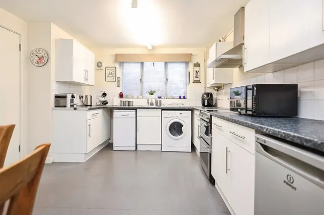 Thistle Lane, Bartley Green, B32, photo 2