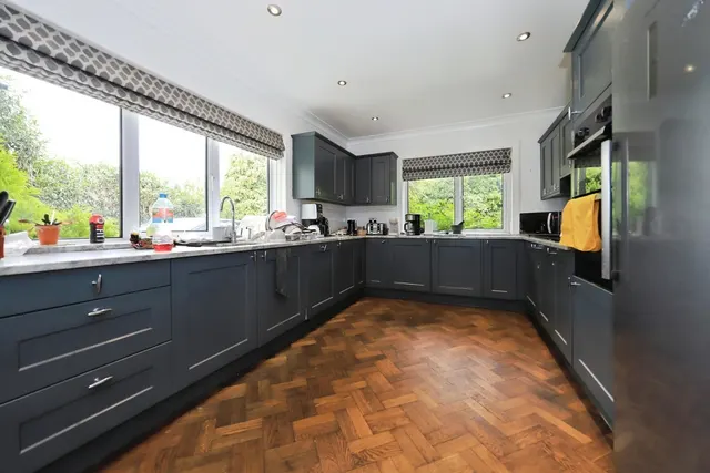Hillgrove Crescent, Kidderminster, DY10, photo 3