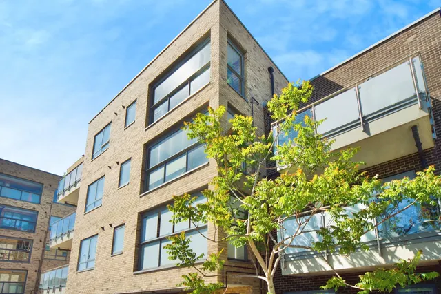 1 Broomfield Road, London, photo 1