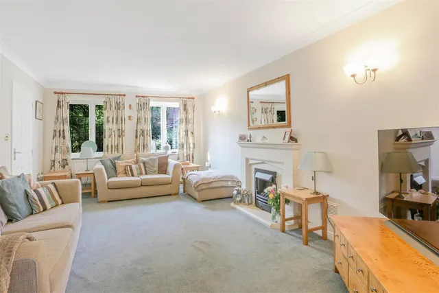 Photo 2 — Kenny Drive, Carshalton, SM5 4PH