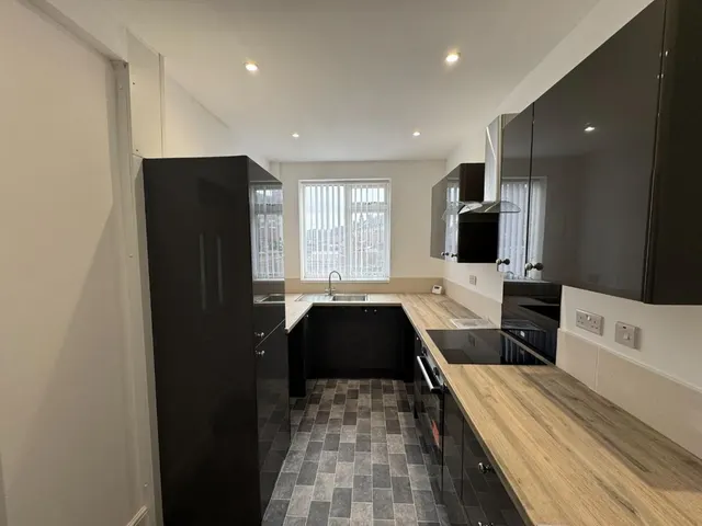 Photo 2 — Beancroft Road, Castleford