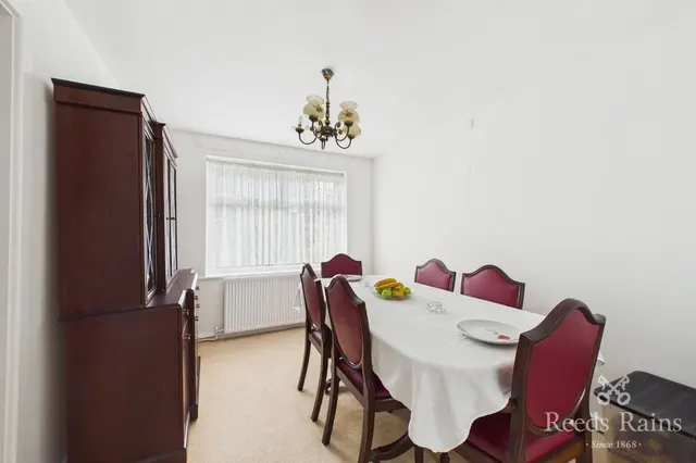 Seal Road, Bramhall, SK7, photo 3