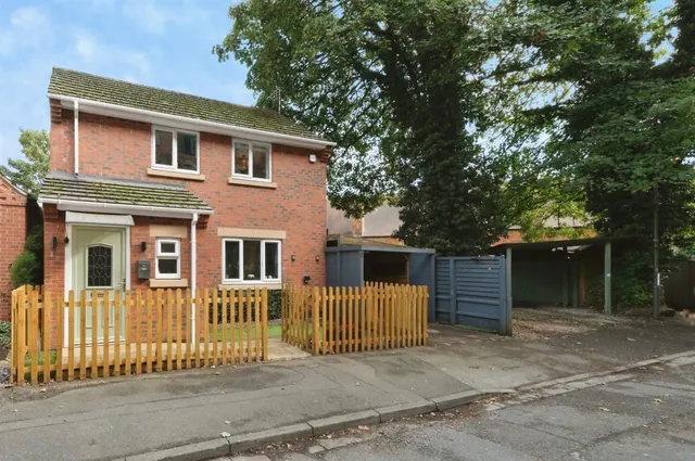 3 bedroom house, Elvaston Street, Draycott, DE72