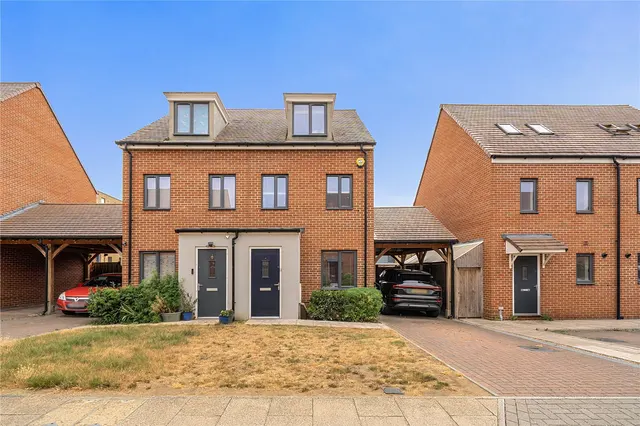 Photo 2 — Mercer Avenue, Castle Hill, DA10