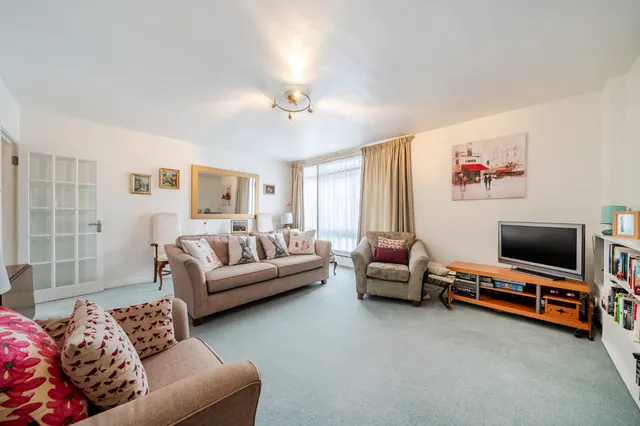 Photo 3 — Renfrew Road, Kennington, London, SE11