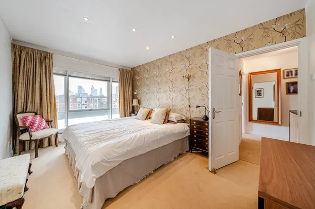 Photo 2 — Renfrew Road, Kennington, London, SE11