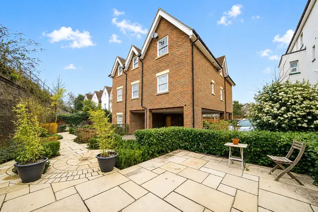 Nightingale Road, Guildford, GU1, photo 2