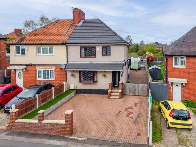 Pickup Crescent, Wombwell, S73, photo 1