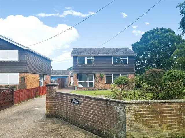 Cooks Lane, Calmore, Hampshire, SO40, photo 1