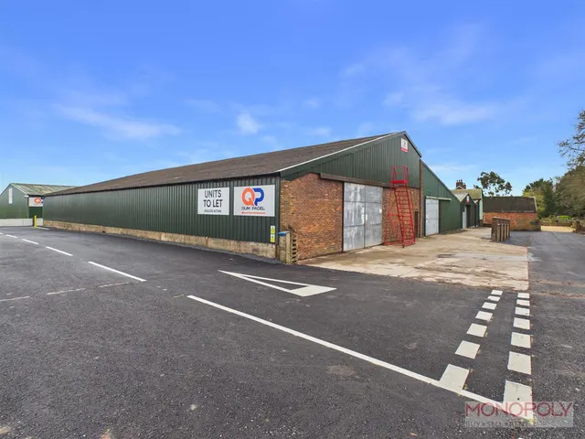 Cloverdale, Alkington, SY13, photo 1