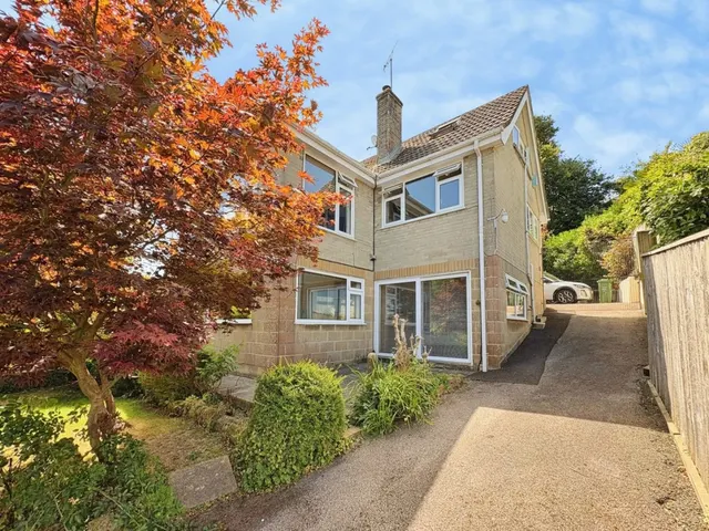 Photo 2 — Penn Hill, Yeovil