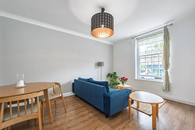 London, NW11, photo 2