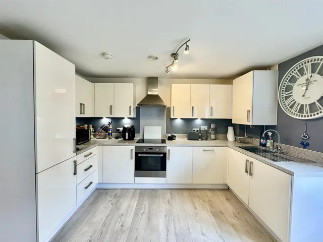 Photo 2 — Brooklands Road, Bexhill-On-Sea, TN39 4FR