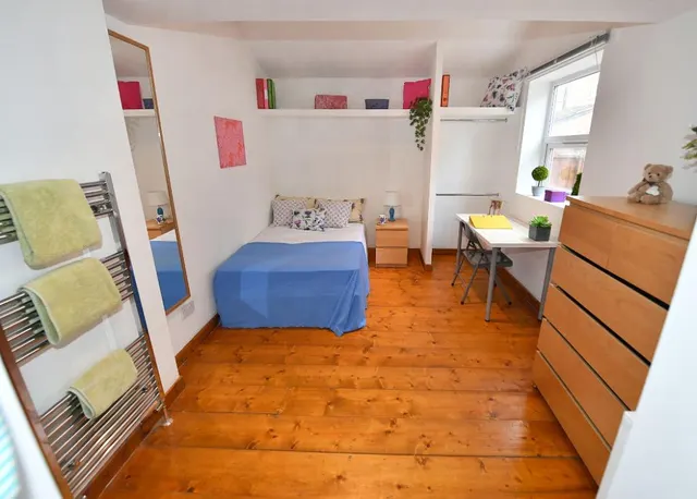 Moseley Road, Fallowfield, M14, photo 3