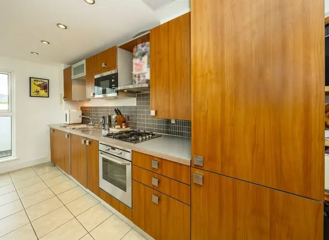 Clapham Road, Stockwell, SW9, photo 2