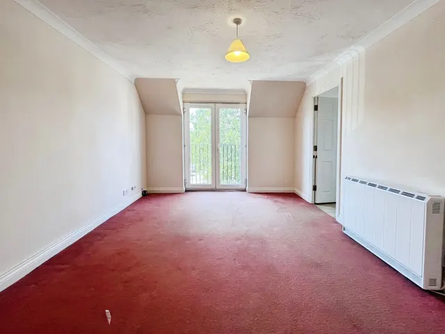 Photo 3 — Gould Close, Newbury, Berkshire, RG14 5QN