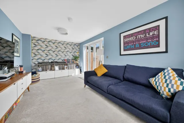 Blackthorn Lane, Leeds, LS16, photo 3