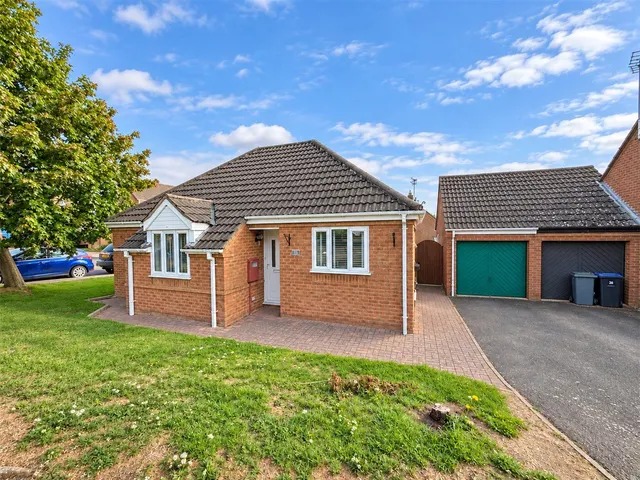 Churchfields Road, Folkingham, NG34, photo 1
