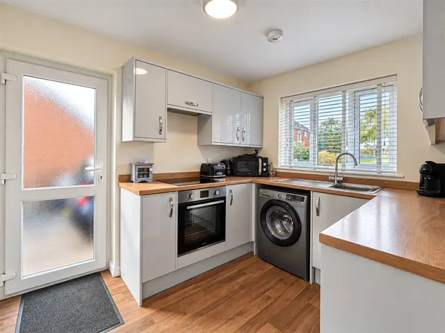 Churchfields Road, Folkingham, NG34, photo 3