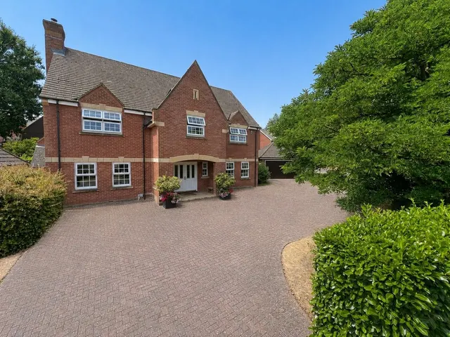 Burghill, Hereford, photo 1