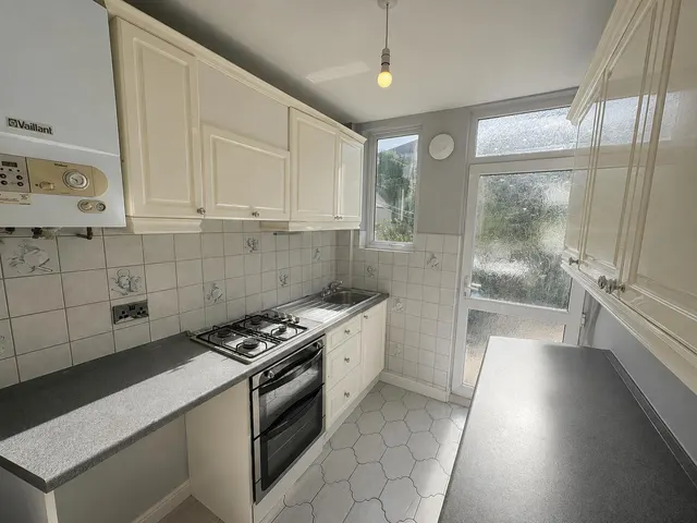 Photo 3 — Chadwick Road, NG7