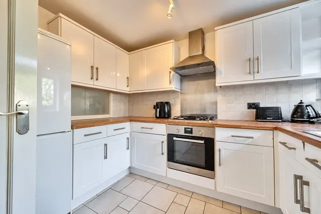 Chesham Court, Northwood, HA6, photo 3