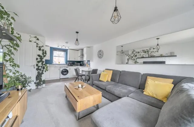 Hutton Close, Newbury, RG14, photo 2