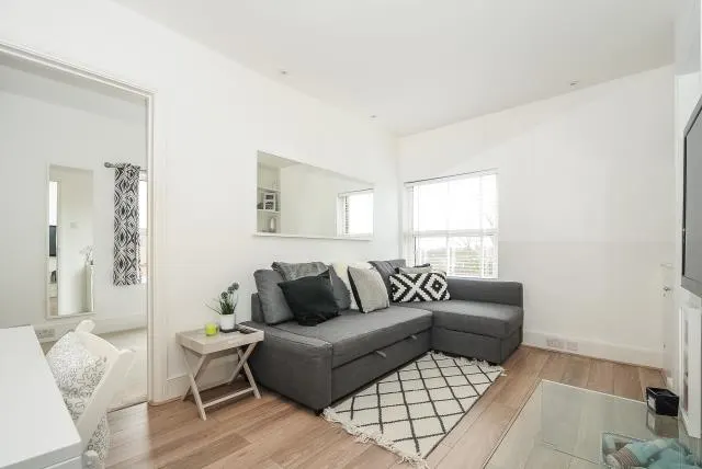 London Road, Newbury, RG14, photo 3