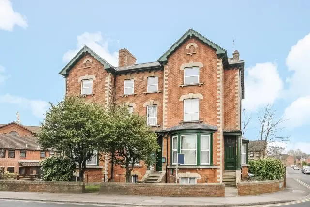 London Road, Newbury, RG14, photo 1