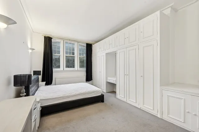 Vauxhall Bridge Road, London, SW1V, photo 3