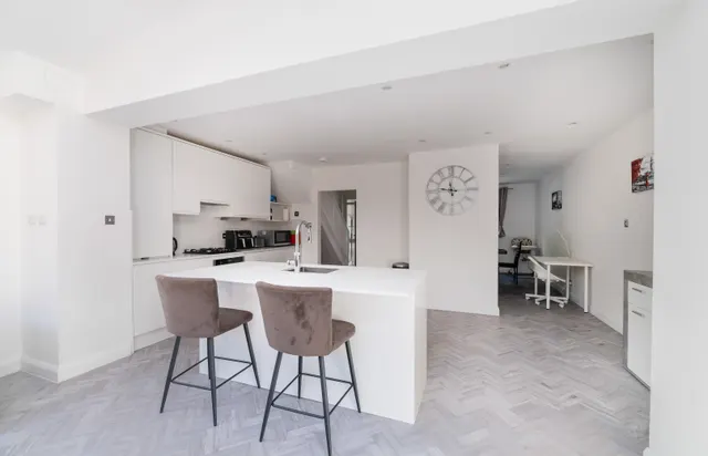 The Glebe, London, SE3, photo 3