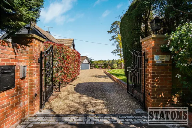 Photo 2 — Grubbs Lane, Brookmans Park, Hertfordshire, AL9 6EH