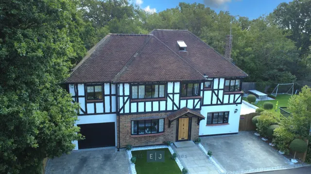 Woodland Close, Woodford Green, photo 1