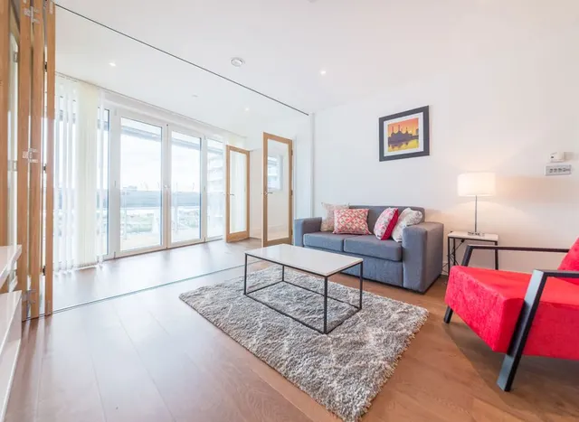 Gateway Tower, London, E16, photo 1