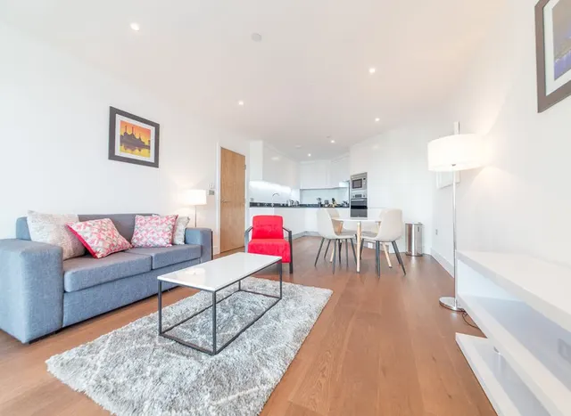 Gateway Tower, London, E16, photo 3